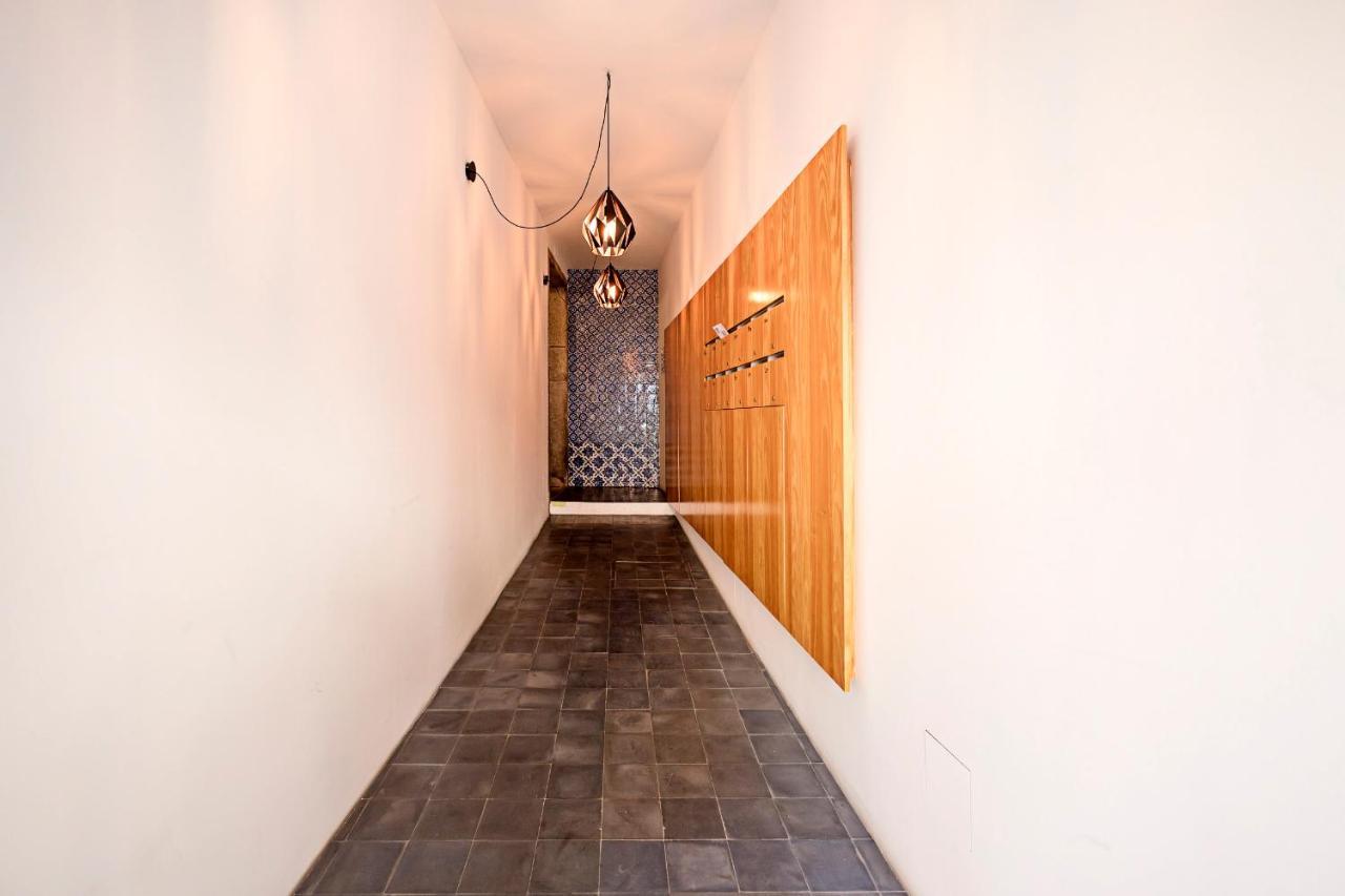 Lovelystay - Cativo Studio Downtown By Metro Station Porto Exterior foto